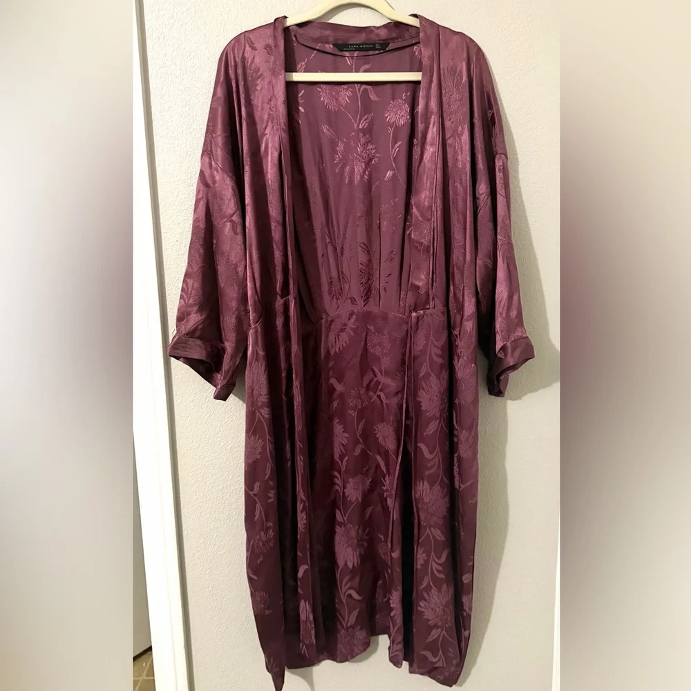 Zara Woman Jacquard Purple Floral Robe Small - Picture 2 of 4